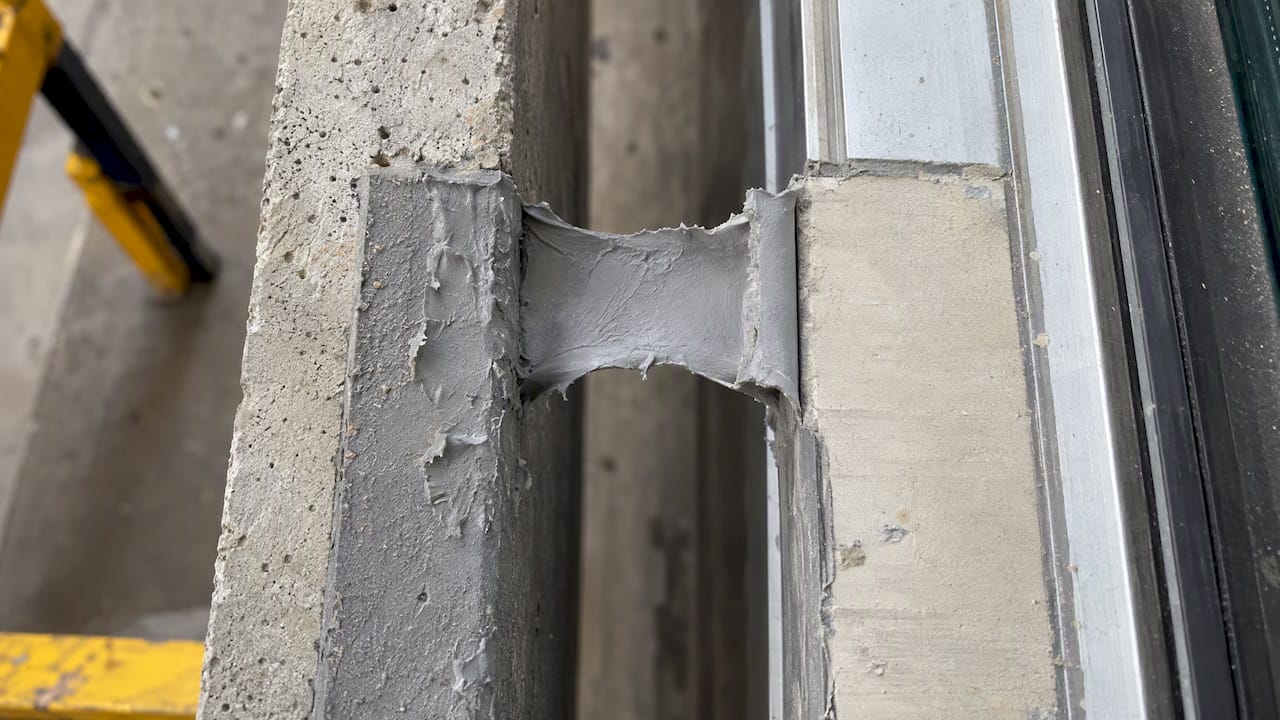 Cohesive and adhesive sealant failure surfaces